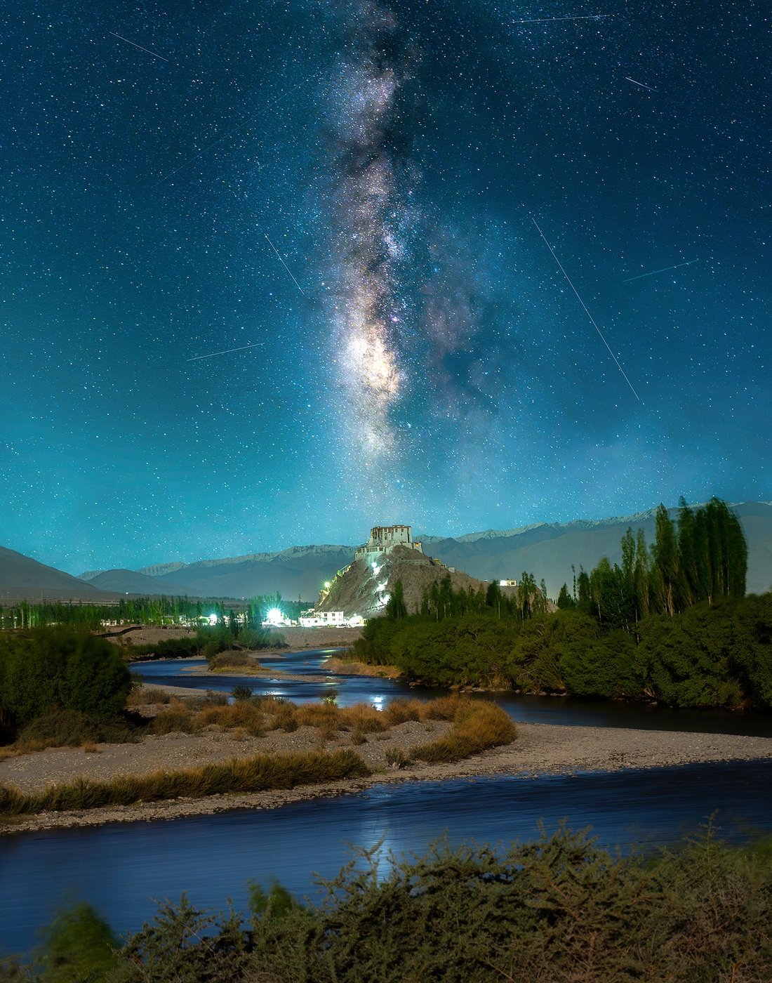 Milky Way arching over the Drang-Drung glacier in Ladakh